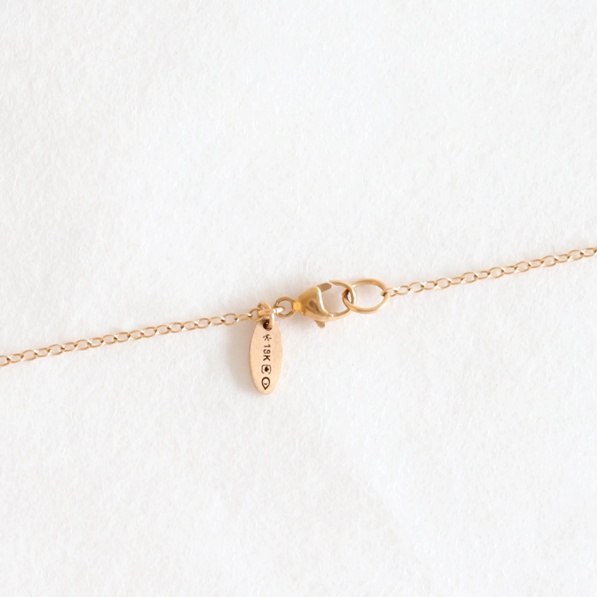 1.60 ct Oval Rustic Lavender Sapphire Moth Pendant in Rose Gold