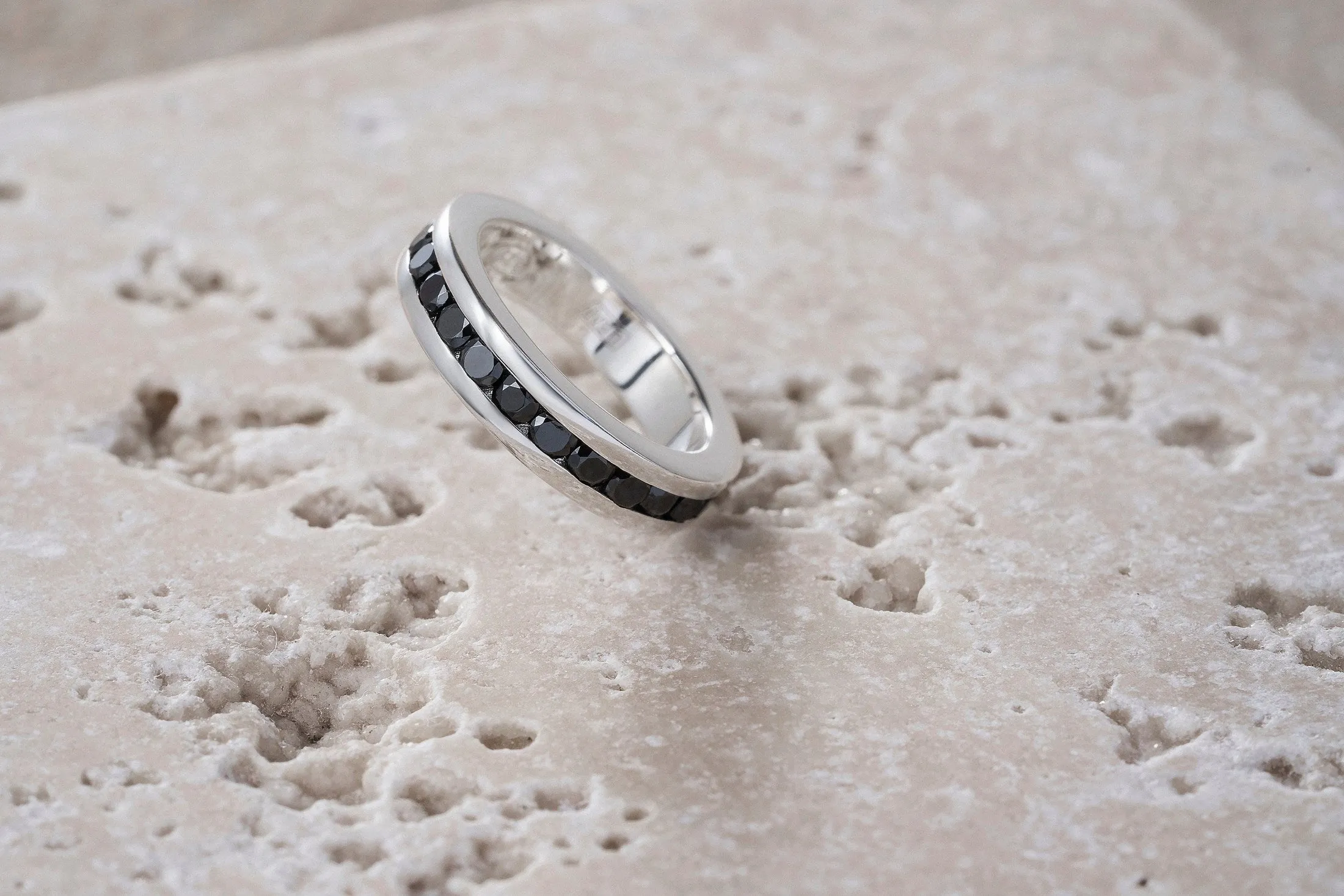 Black Zircon Line Ring