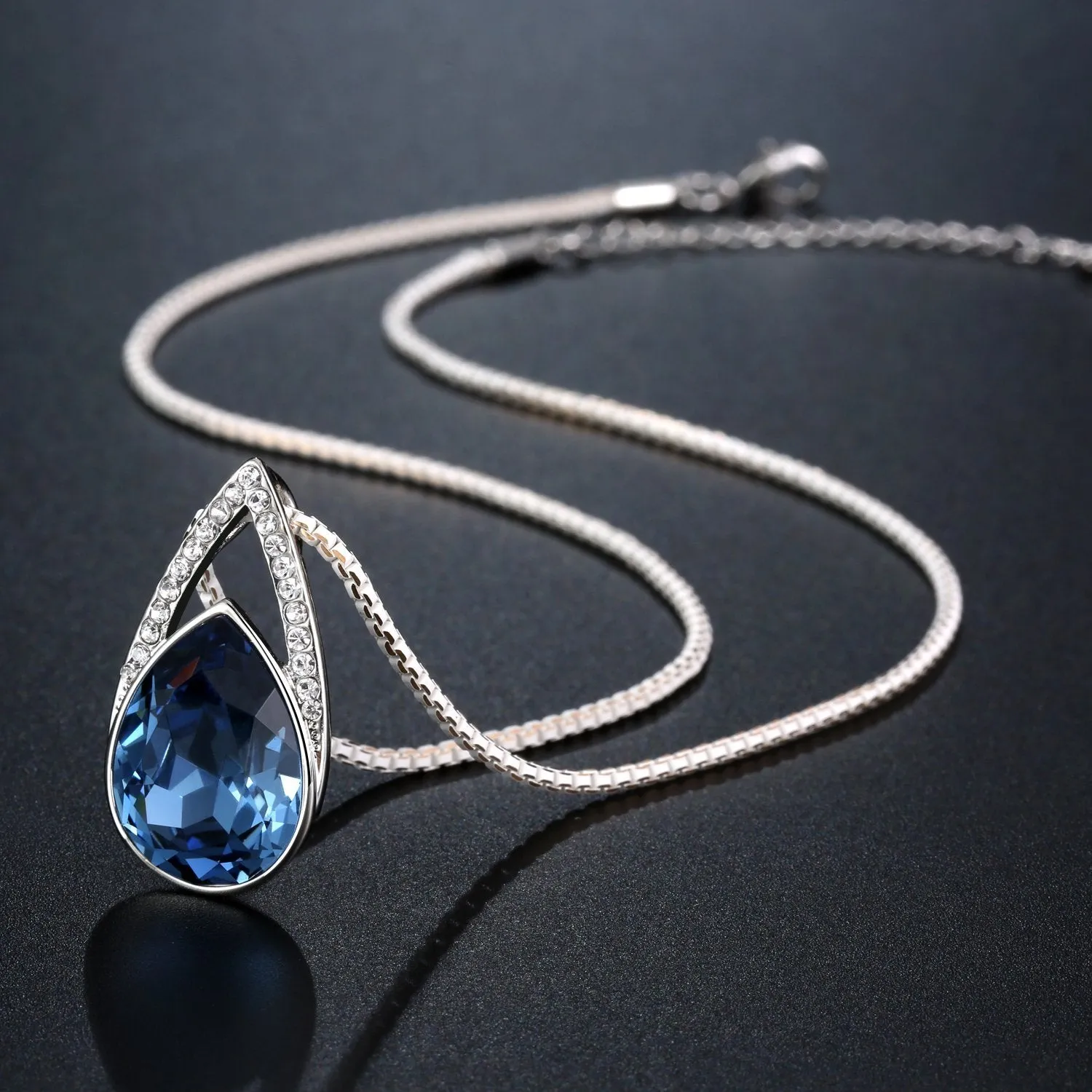 Blue Pear Necklace KPN0268