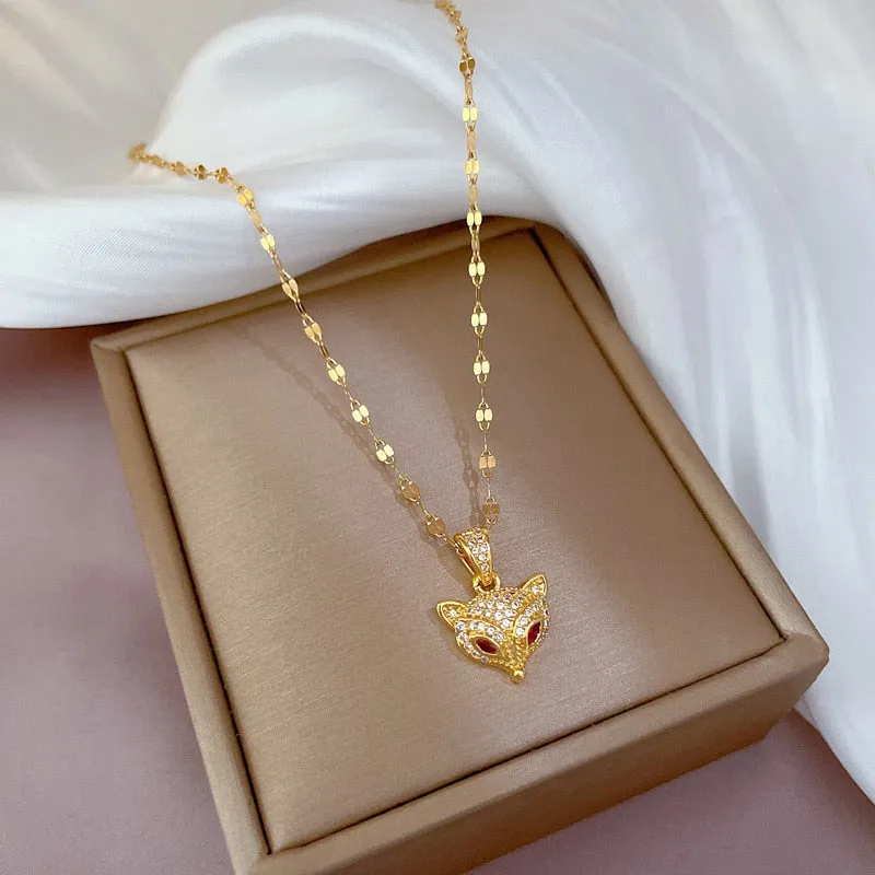 Classic Temperament Letter Flower Pendant Short Necklace For Women