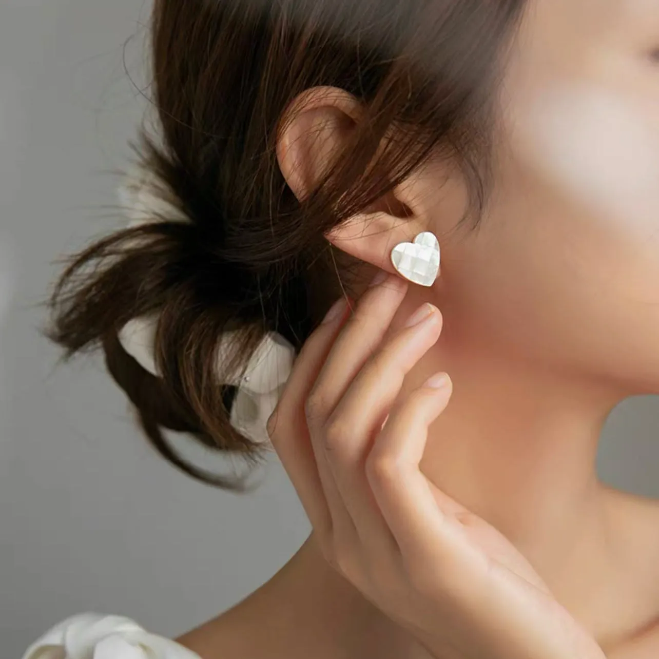 Colorful Heart Pearl Shell Stud Earrings - Colorful / White