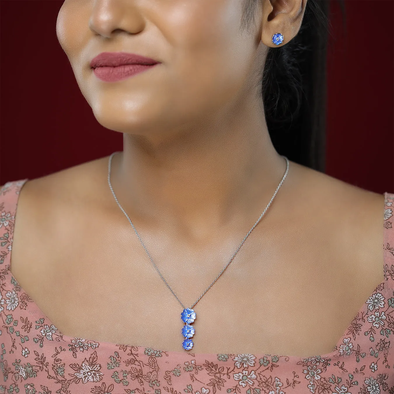 Deep Blue Petals 925 White Shine Center Cascade Chain Pendants