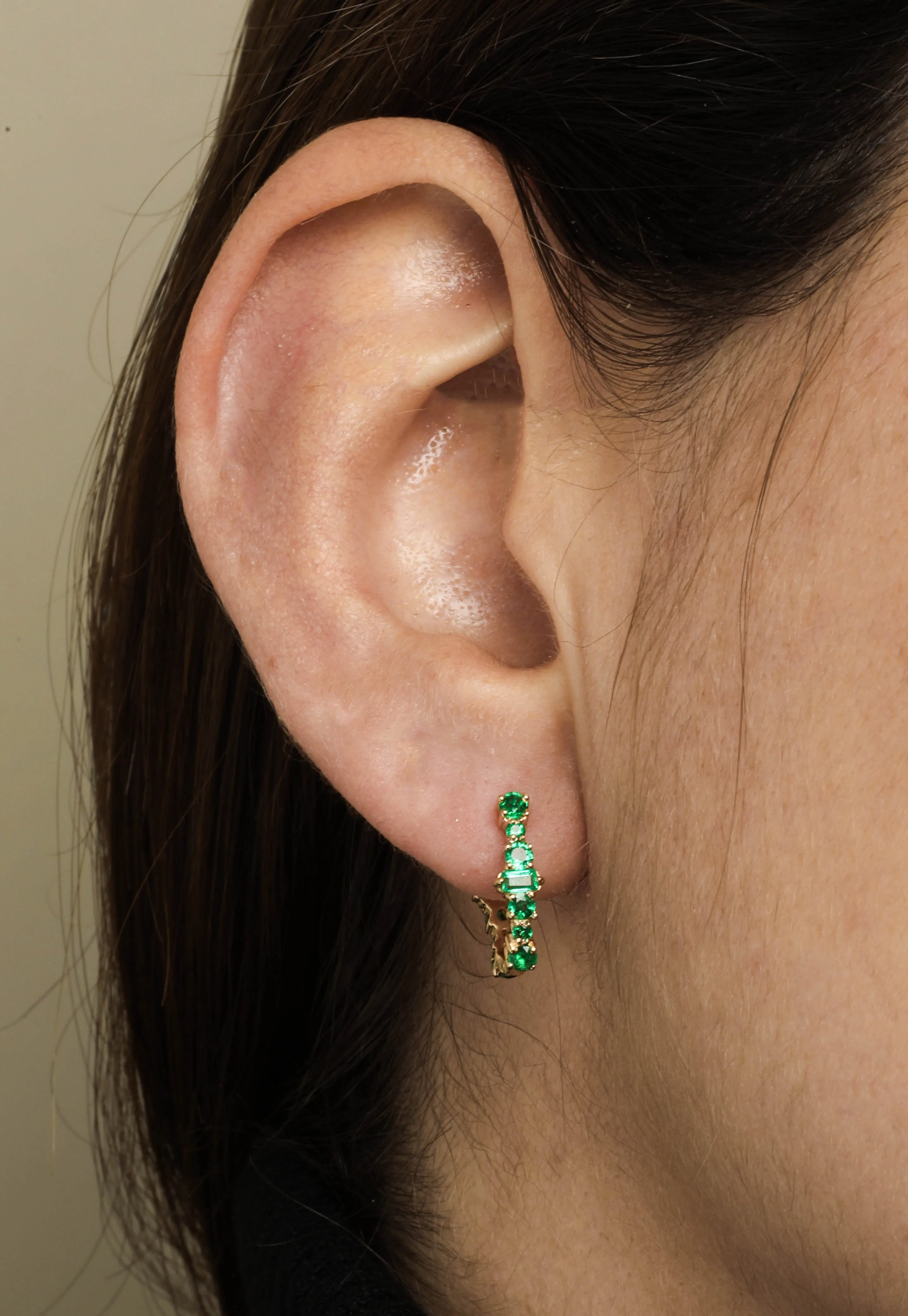 Emerald Rivulet Spread Round Hoops