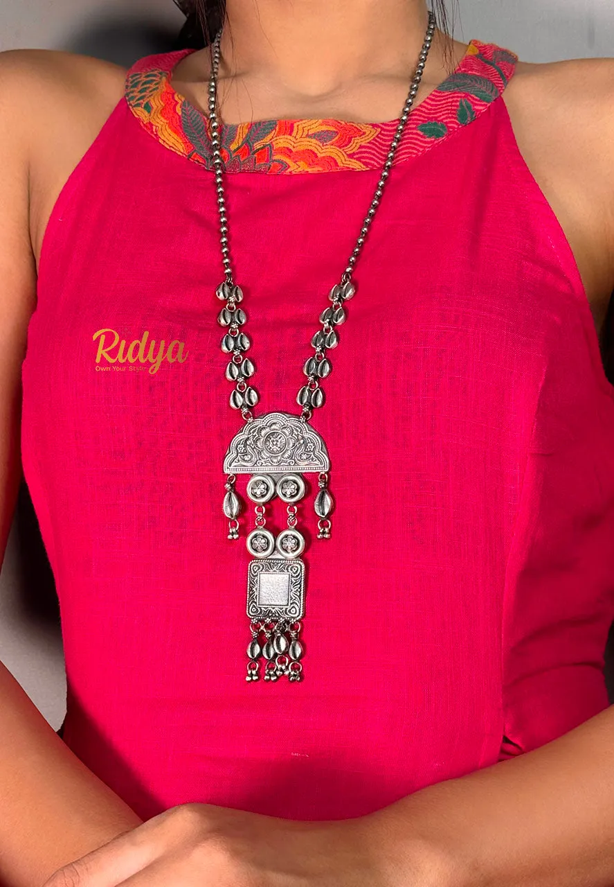 Intricate Work Shell Details Statement Necklace Set