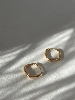 Kirsten Twist Stainless Steel Hug Hoop Earring In Gold