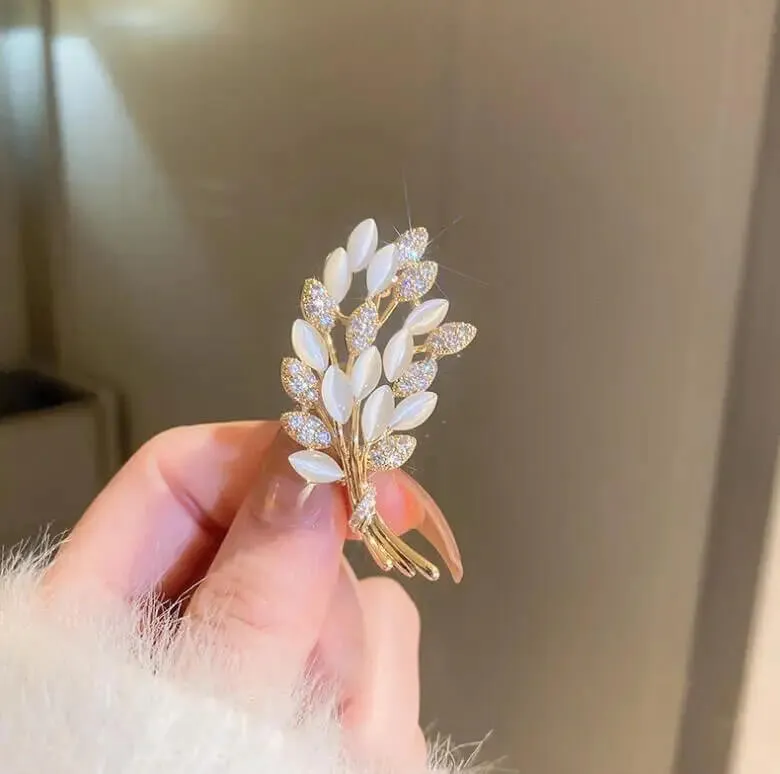 Leafy Twig Trio Gold-Toned Brooch Decorated With Rhinestones and Simulated Gems