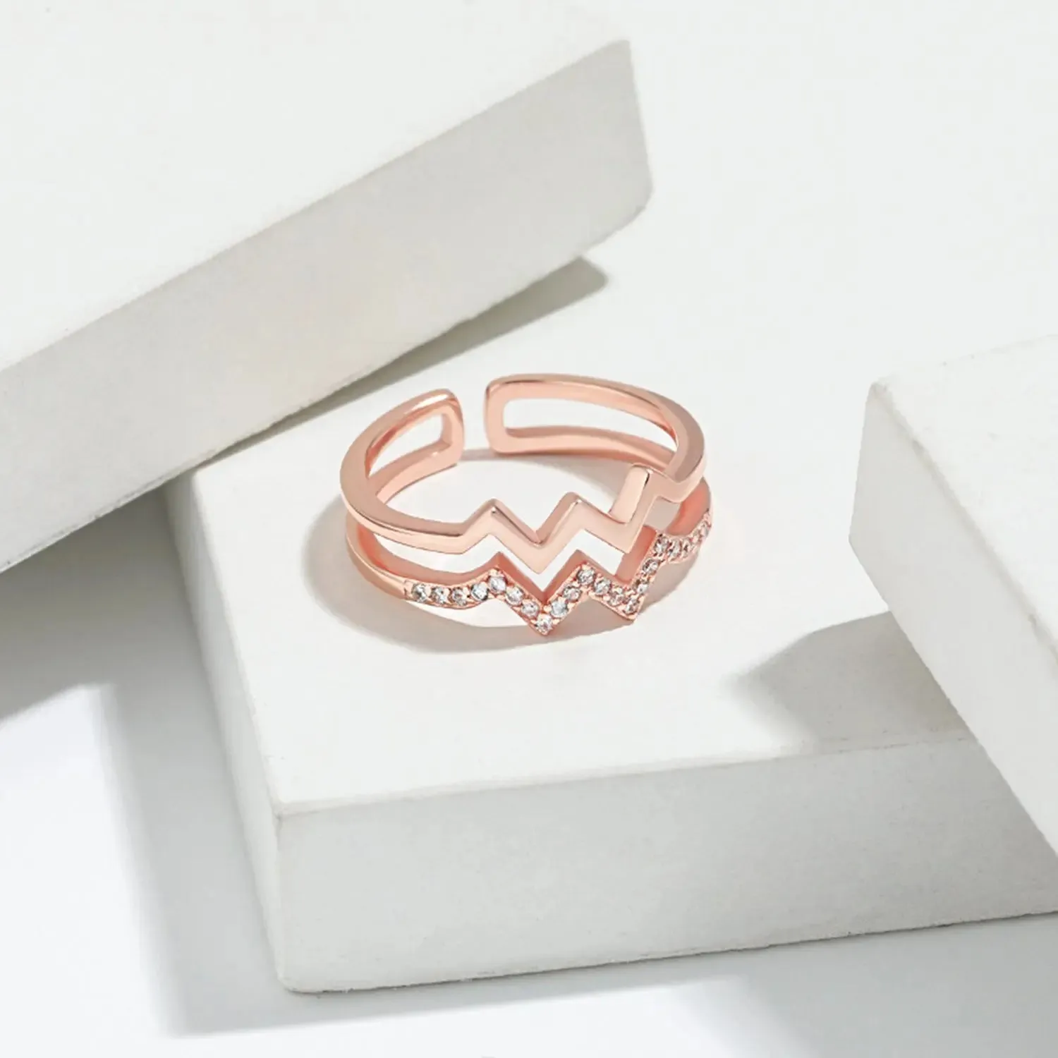 LOVCIA Wave Shape Inlaid Zircon Open Ring