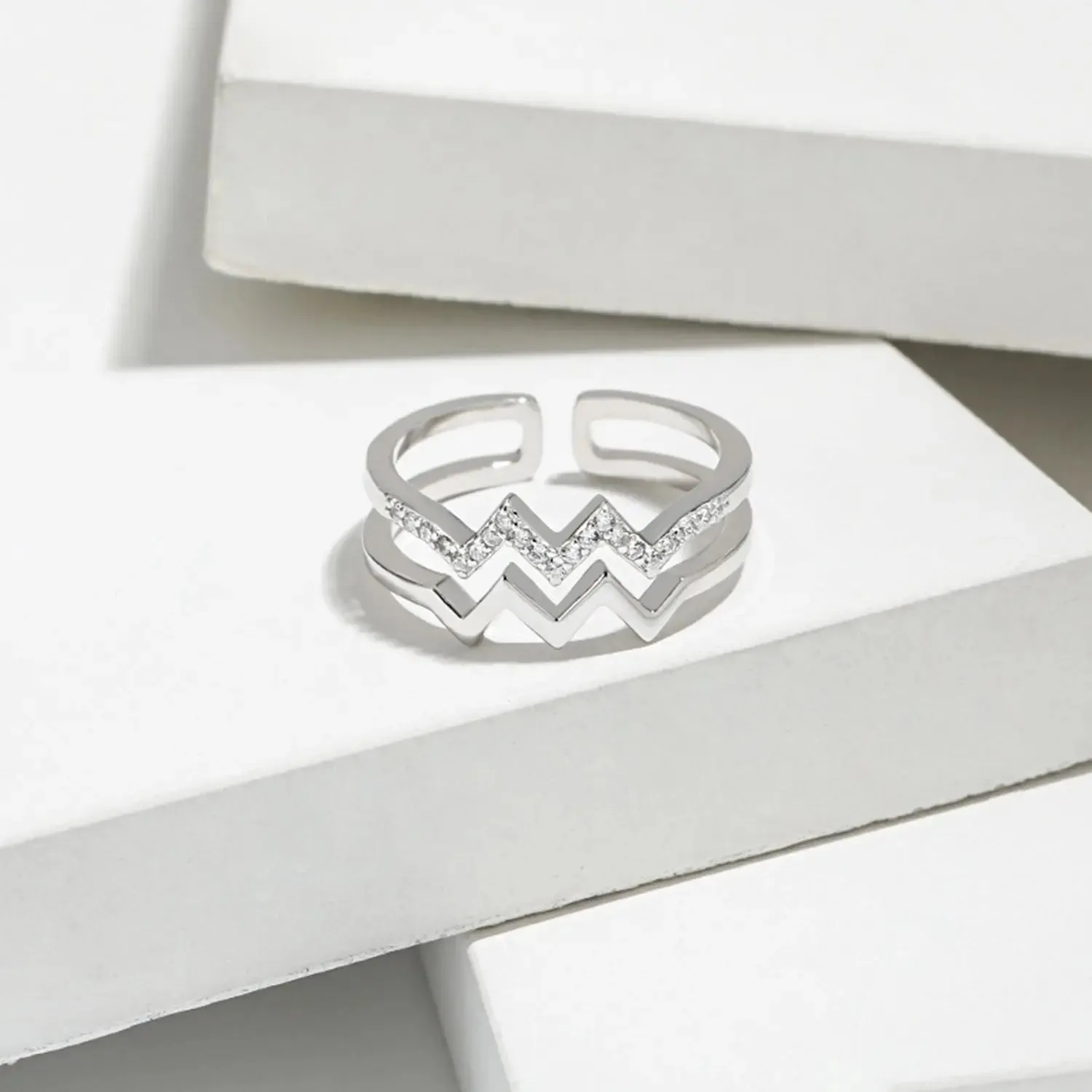 LOVCIA Wave Shape Inlaid Zircon Open Ring