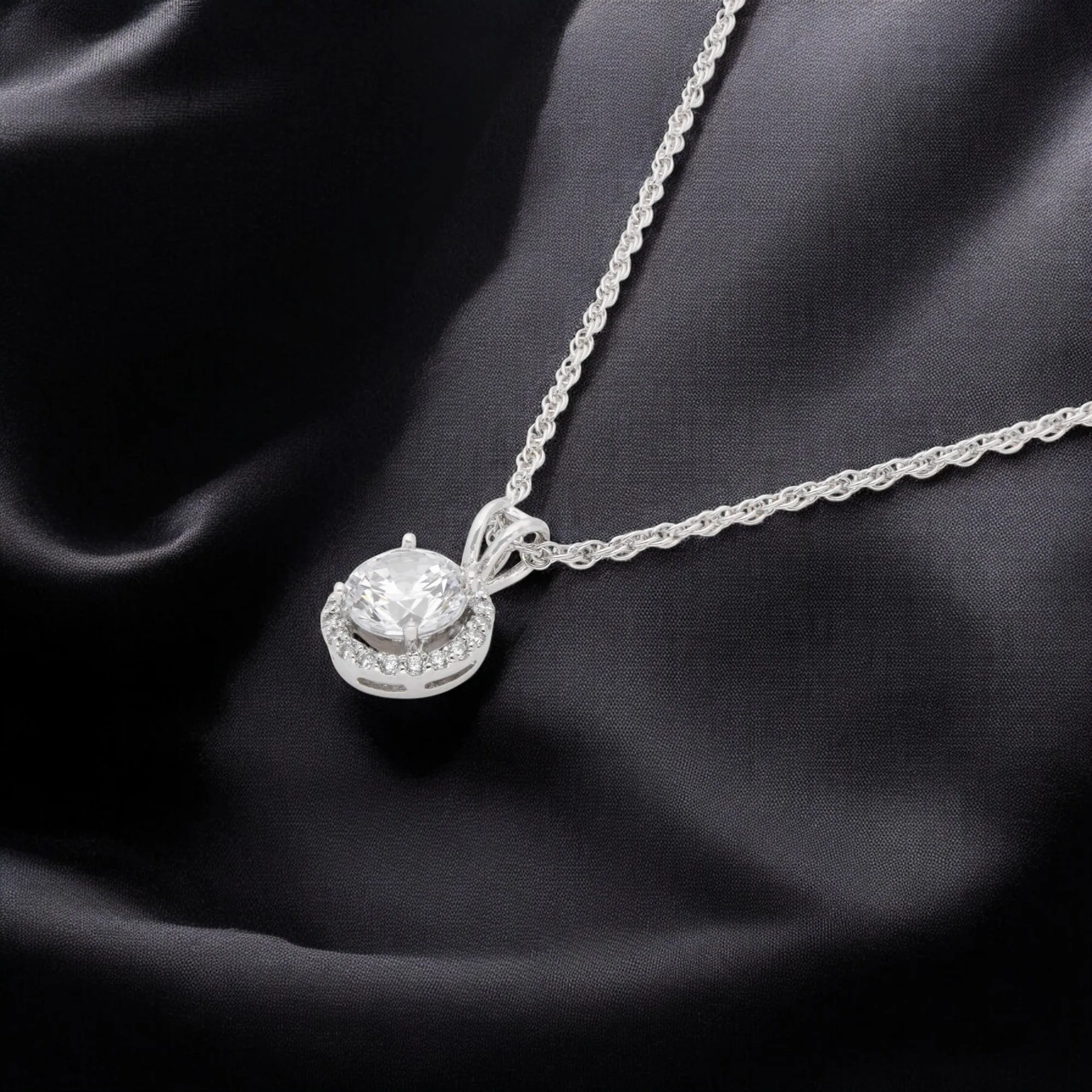 Luminous Charm Sterling Silver Round Cluster Pendant Necklace | SKU : 0003579299, 0021424229, 0021424236