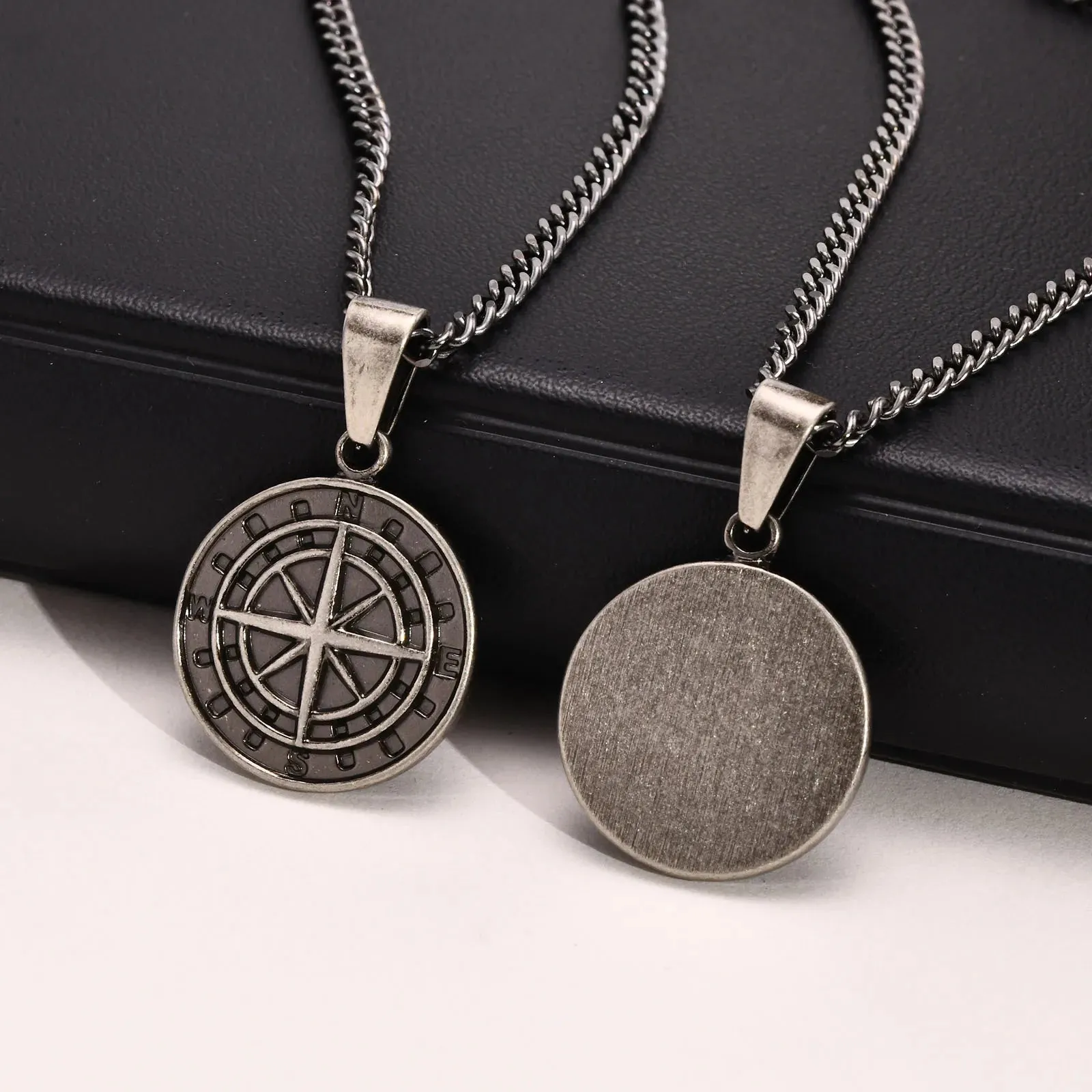 Men Retro Silver Color Seeker Compass Necklaces