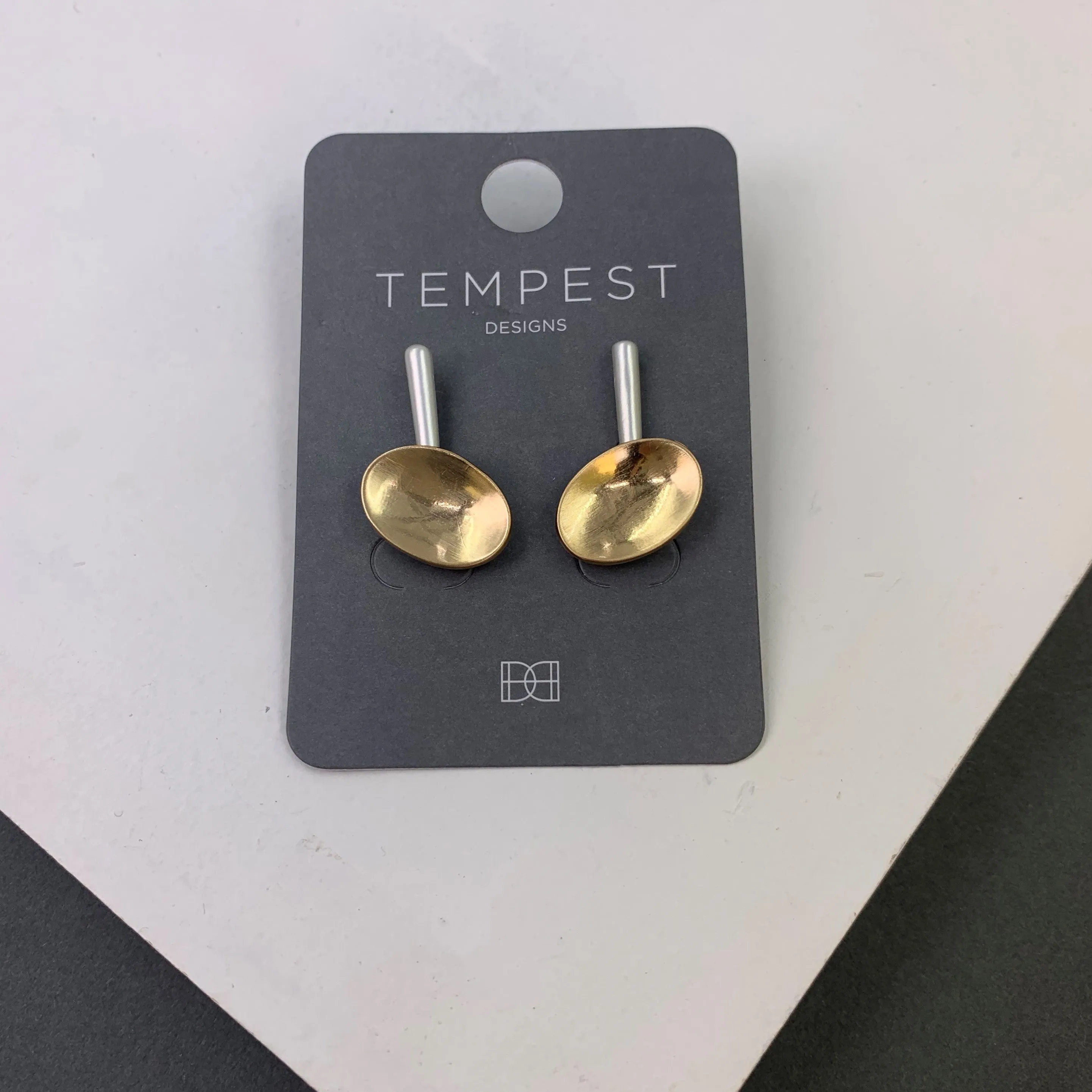 Oval and bar elements contemporary earrings