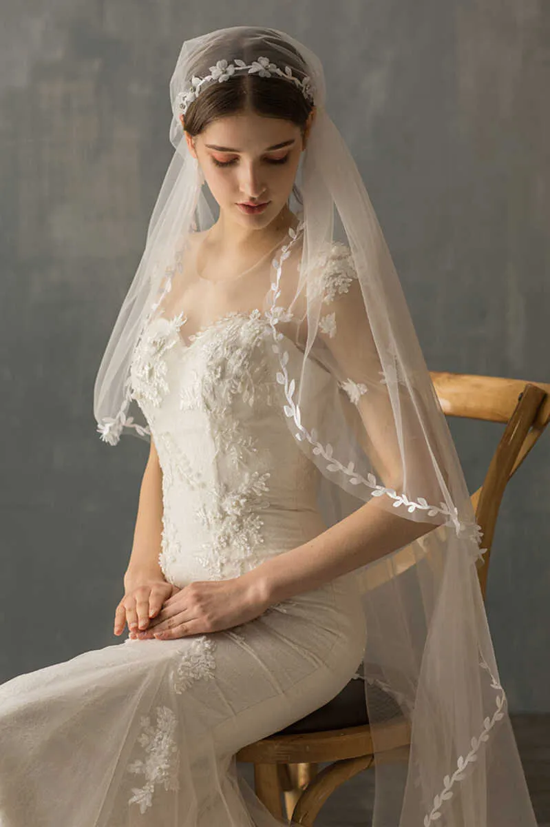 White Mesh Leaf Lace Long Bridal Veil