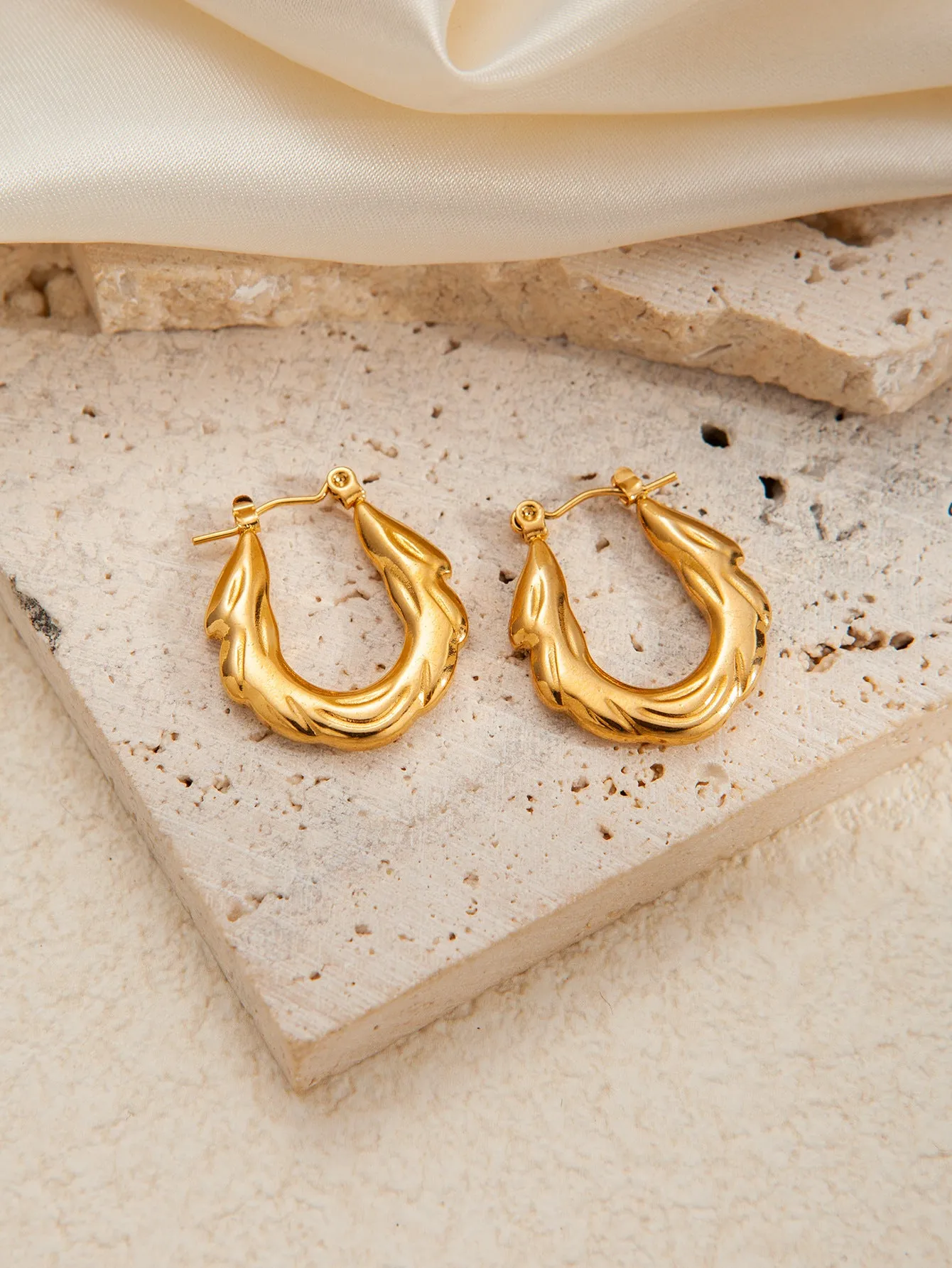 Wholesale Trendyy Metal Titanium Steel Geometric Glossy Retro Versatile Stainless Steel Earrings