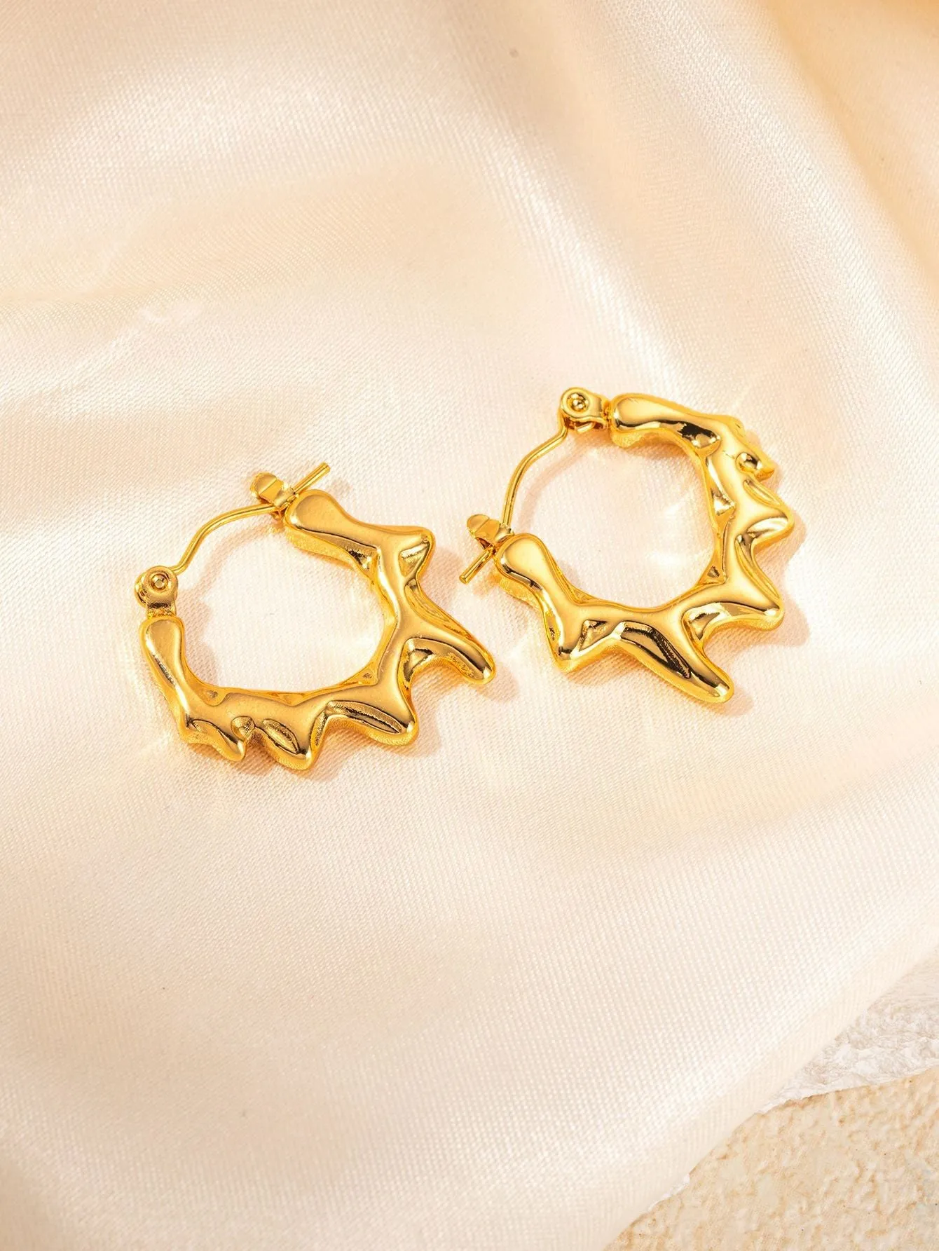 Wholesale Trendyy Metal Titanium Steel Geometric Glossy Retro Versatile Stainless Steel Earrings