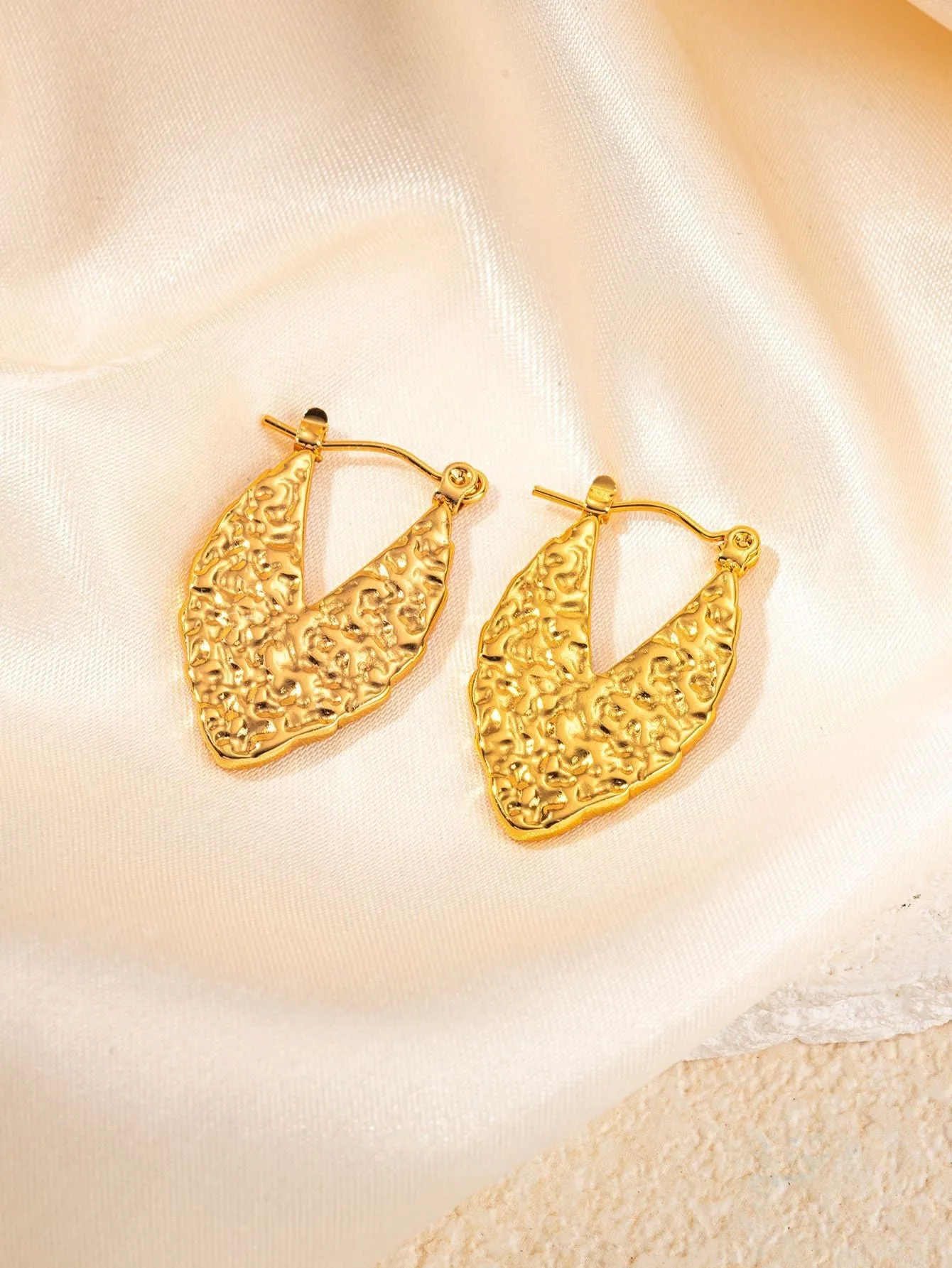 Wholesale Trendyy Metal Titanium Steel Geometric Glossy Retro Versatile Stainless Steel Earrings
