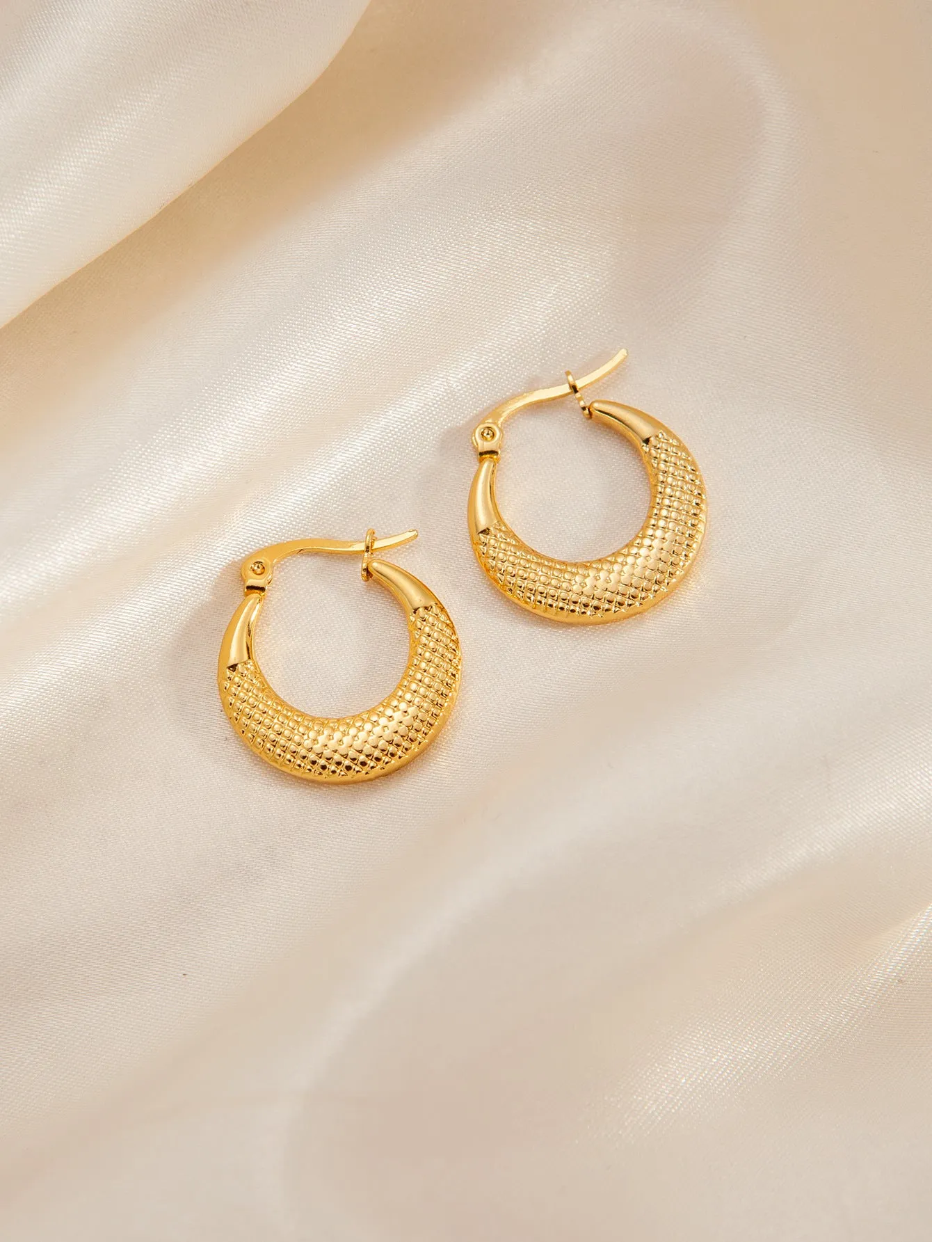 Wholesale Trendyy Metal Titanium Steel Geometric Glossy Retro Versatile Stainless Steel Earrings