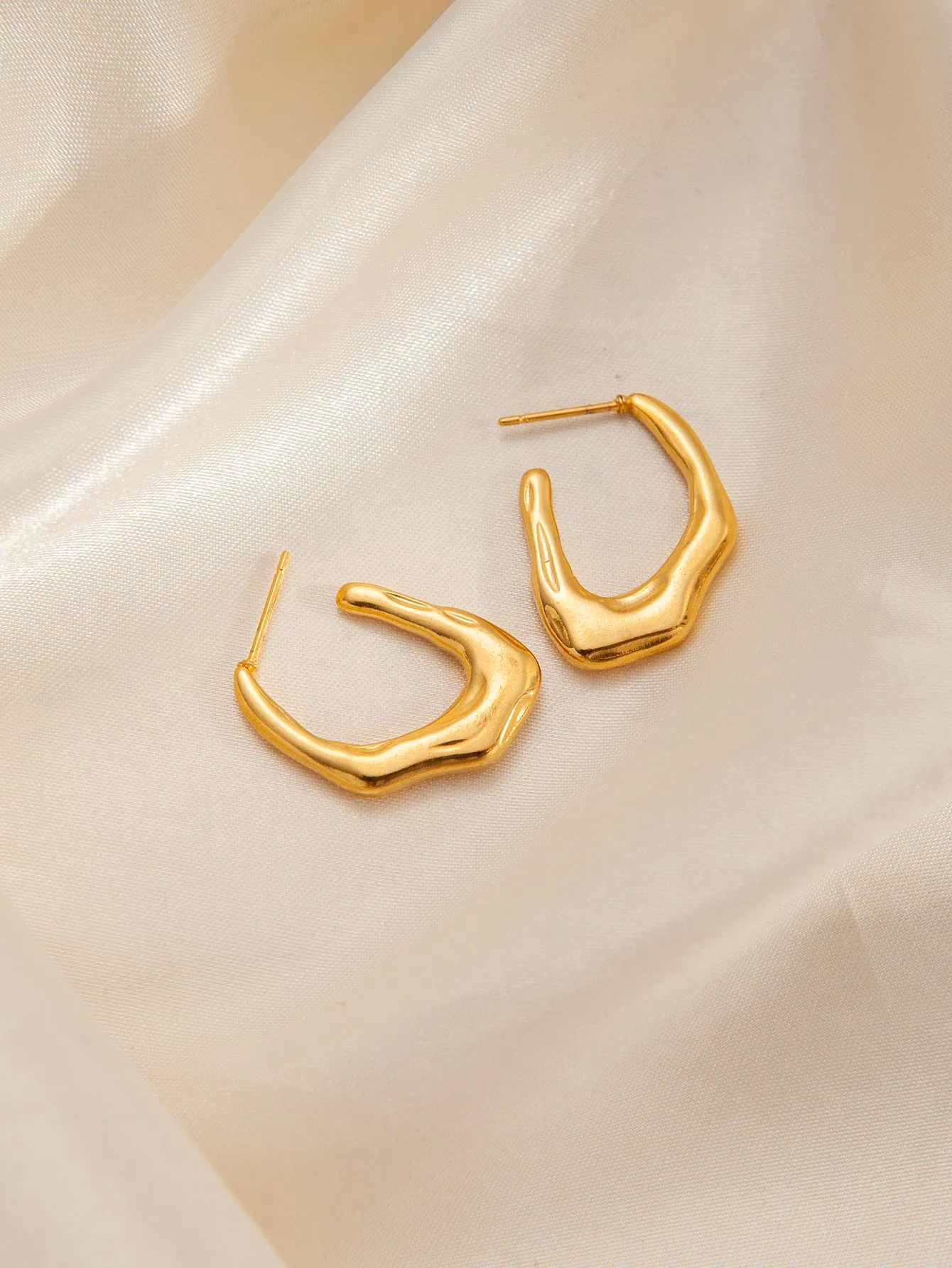 Wholesale Trendyy Metal Titanium Steel Geometric Glossy Retro Versatile Stainless Steel Earrings