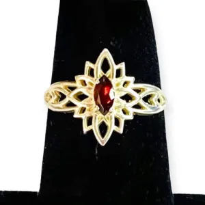 Women's Elegant Marquise Garnet Ring